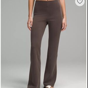 LULULEMON RIBBED SOFTSTREME FLARED PANT REGULAR ESPRESSO 6